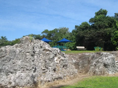 Alice C Wainwright Park: the grounds