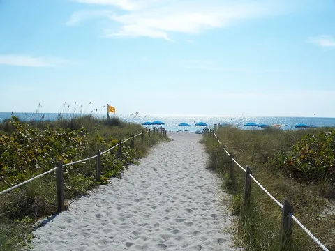 Bill Baggs Cape Florida State Park: the grounds