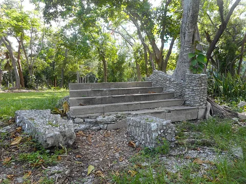 E. G. Sewell Park: the grounds