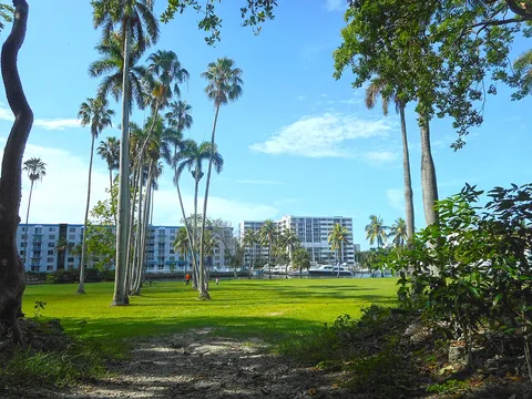 E. G. Sewell Park: the grounds