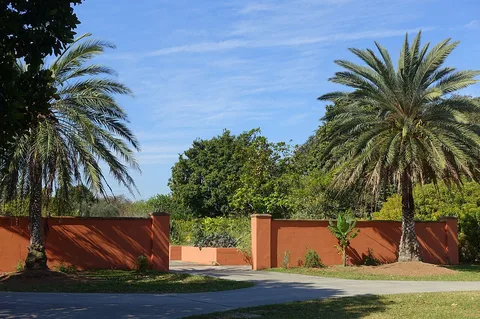 Fruit and Spice Park: the garden