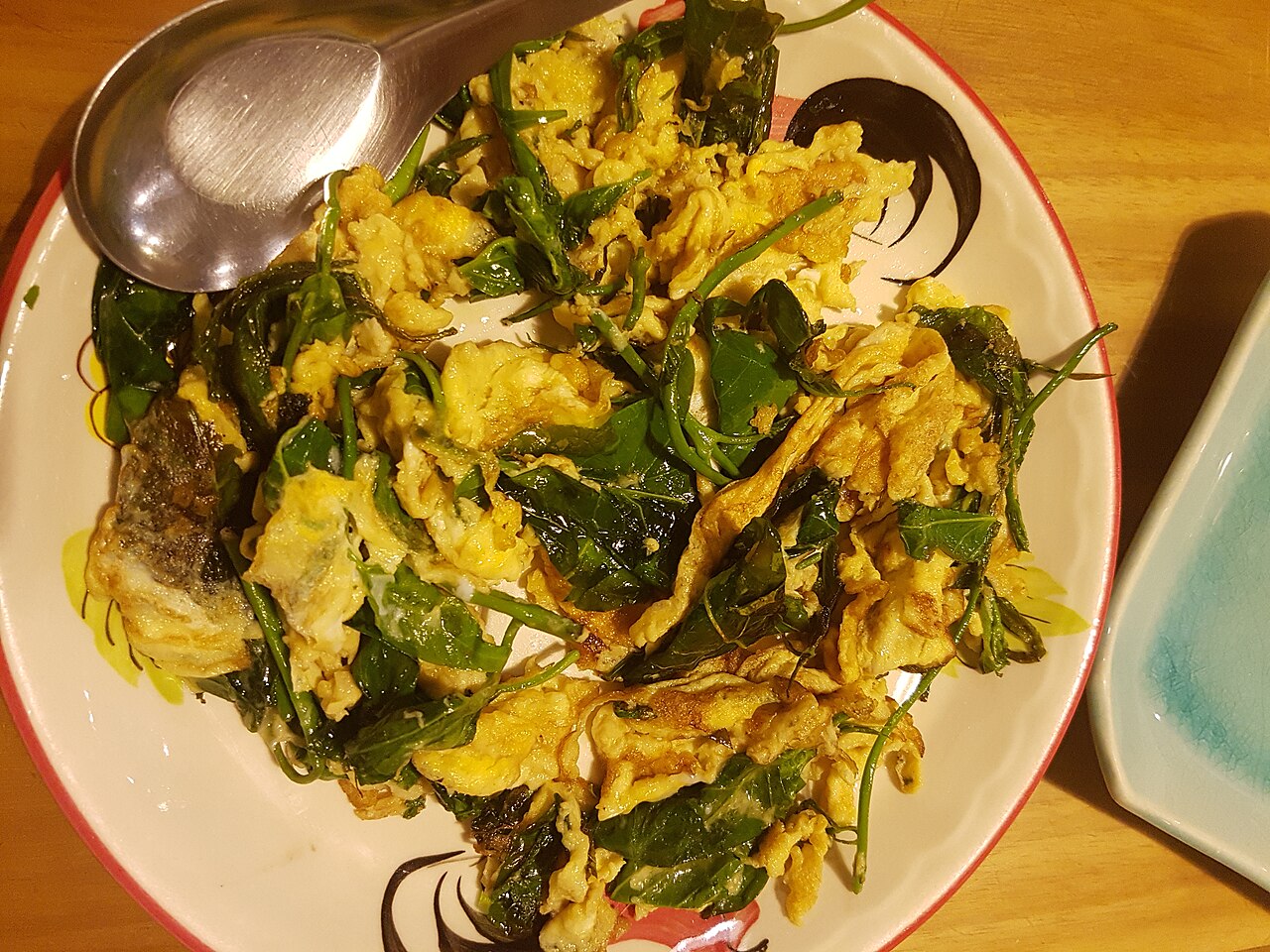 Gymnema inodorum: Gymnema omelette (ไข่เจียวจินดา/ไข่เจียวเชียงดา) as sold in Chiang Mai, Thailand.